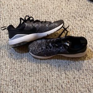 Nike snakeskin print shoes